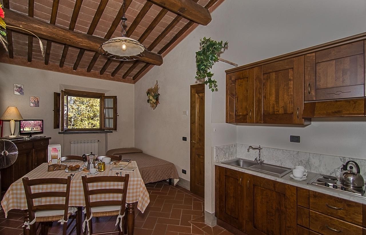 Agriturismo Valliferone Crespina ภายนอก รูปภาพ